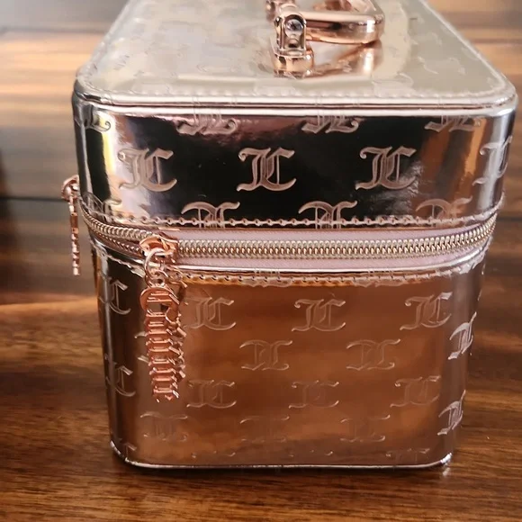 Juicy Couture Metallic Rose Gold Travel Cosmetic Case - Picture 4 of 16